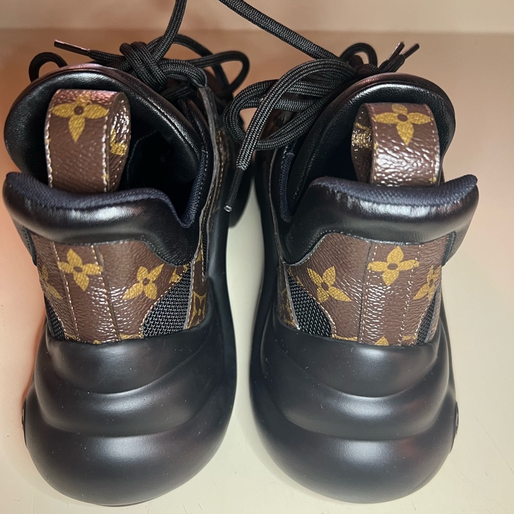 Louis Vuitton Calfskin Monogram LV Archlight Sneakers. - Picture 3 of 6